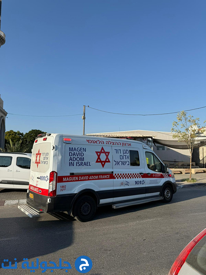 اصابة طفل بجراح متوسطة جراء انقلاب تراكتورون في جلجولية 